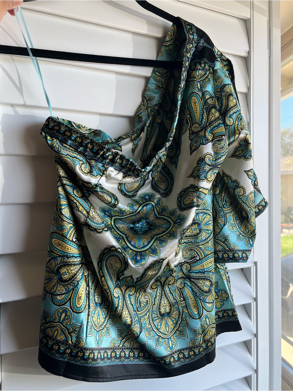 Cache Teal, Gold & Black Paisley Silk-Feel top zipper on the side